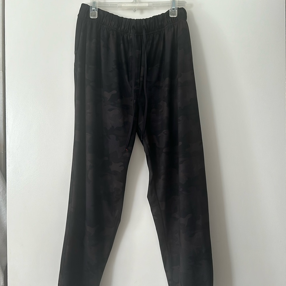 Lululemon luon crop pant 10 Camoflauge